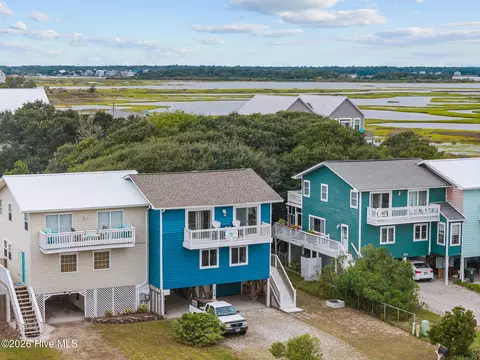 219 Oyster Ln, North Topsail Beach, NC 28460