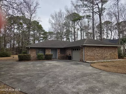 5 Calabash Ct, Carolina Shores, NC 28467