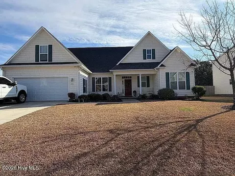 202 Savannah Dr, Jacksonville, NC 28546