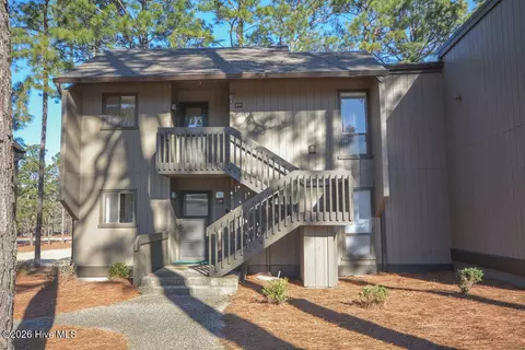 800 Saint Andrews Dr # 225, Pinehurst, NC 28374