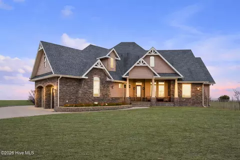 130 Bald Eagle Point Dr, Hertford, NC 27944
