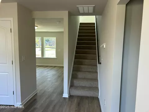 Entry Way - 112 Oneal Dr, Washington, NC 27889 photo 3 of 5