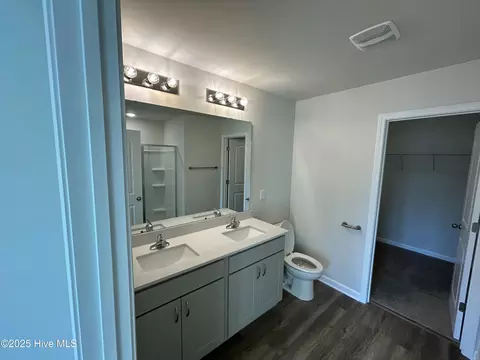Bath - 112 Oneal Dr, Washington, NC 27889 photo 2 of 4