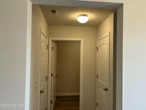 Entry Way - 112 Oneal Dr, Washington, NC 27889 photo 2 of 5