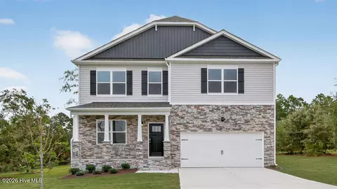 304 Maddox Dr, Aberdeen, NC 28315