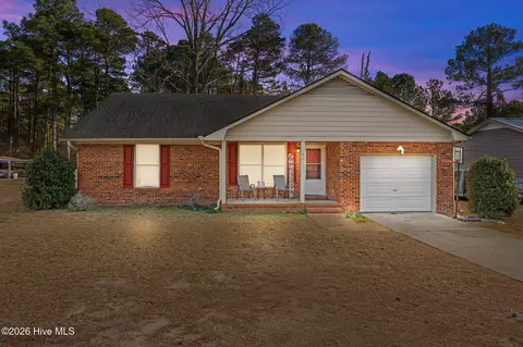 2967 Peacock St, Hope Mills, NC 28348