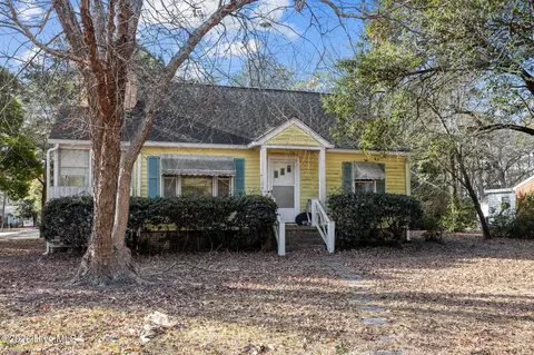 1709 Treemont Dr, Greenville, NC 27858