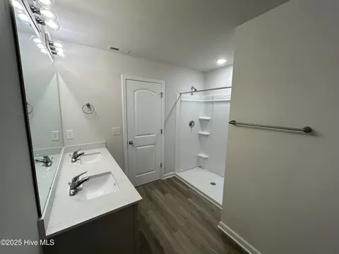 Bath - 108 Oneal Dr, Washington, NC 27889 photo 3 of 5