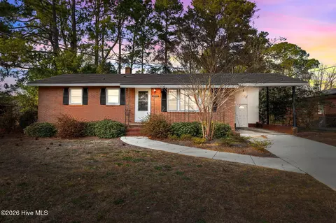 3722 Sandra Dr, Fayetteville, NC 28304