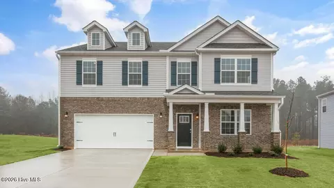 1025 Misty Creek Dr, Aberdeen, NC 28315