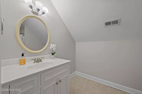 Bath - 134 Pine Cove Rd, New Bern, NC 28562 photo 7 of 8