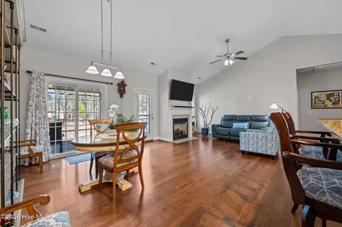Dining - 134 Pine Cove Rd, New Bern, NC 28562 photo 2 of 4