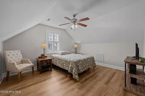 Bedroom - 134 Pine Cove Rd, New Bern, NC 28562 photo 5 of 6