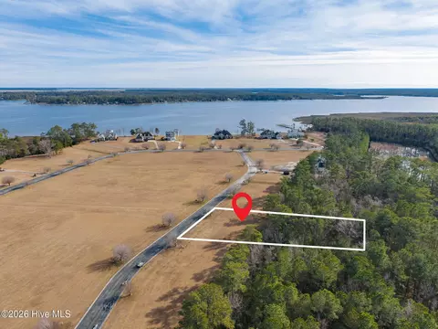 109 Bare Foot Ct, Havelock, NC 28532