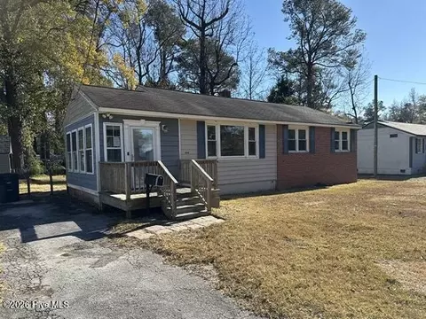 404 Delmar Rd, Jacksonville, NC 28540