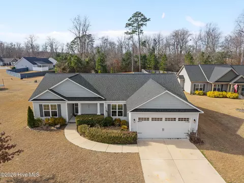 135 Waterford Way, Maysville, NC 28555