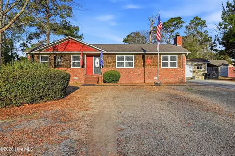 7 Falcon Ct, Castle Hayne, NC 28429