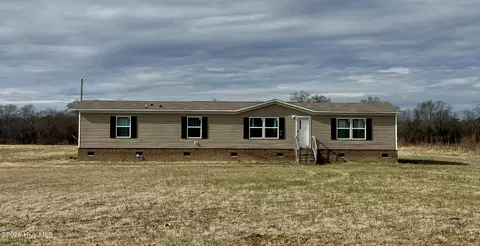 4377 Mcgirt Rd, Maxton, NC 28364