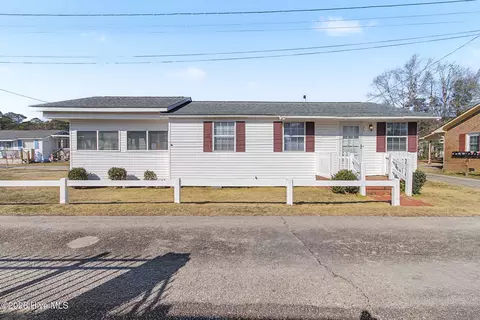 75 Clarkland Village St, Elizabethtown, NC 28337