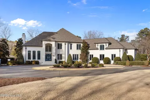 911 White Horse Dr, Greenville, NC 27834