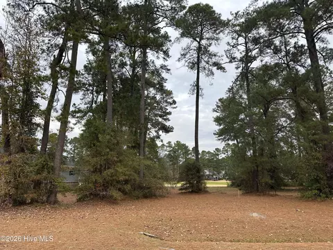 466 S Middleton Dr NW, Calabash, NC 28467