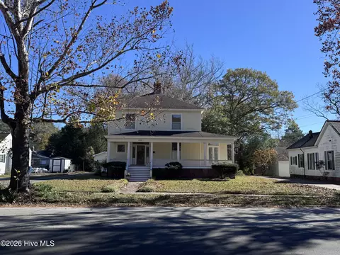 1305 N Market St, Washington, NC 27889
