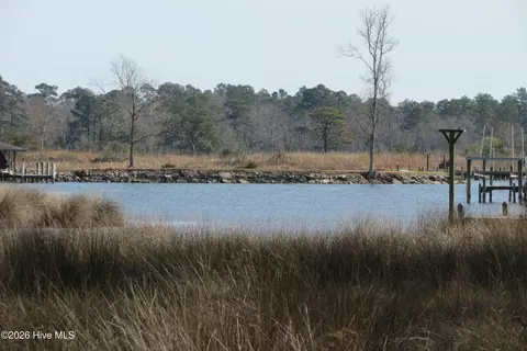 280 Winding Creek Dr, Oriental, NC 28571