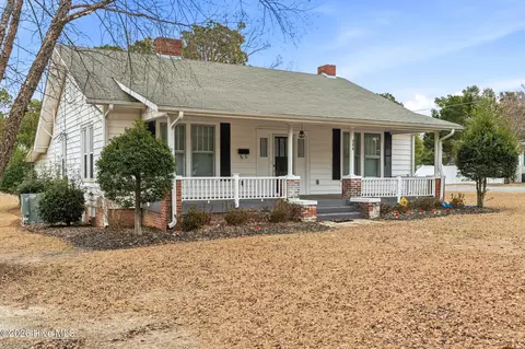 300 Hylan Ave, Hamlet, NC 28345