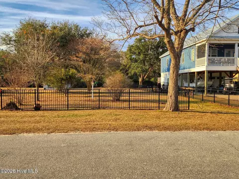 103 Broadview Ln, Hampstead, NC 28443 photo 2