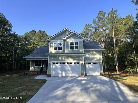 636 Willow Ln, Vass, NC 28394