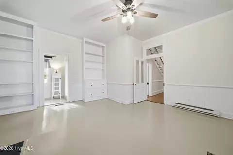 Living - 201 Main St, Gatesville, NC 27938 photo 2 of 4
