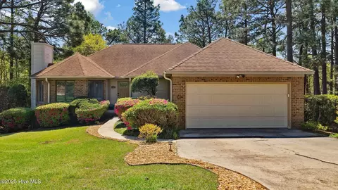 107 Pinnacle Ct, West End, NC 27376
