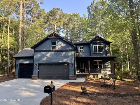 672 Willow Ln, Vass, NC 28394