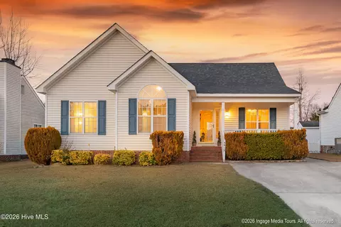 4412 Surrey Meadows Dr, Winterville, NC 28590