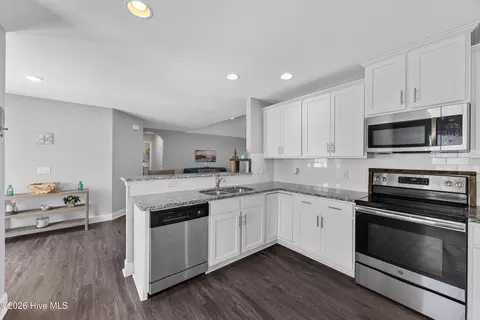 Kitchen - 8564 Primm Forest Dr NE, Leland, NC 28451 photo 2 of 2