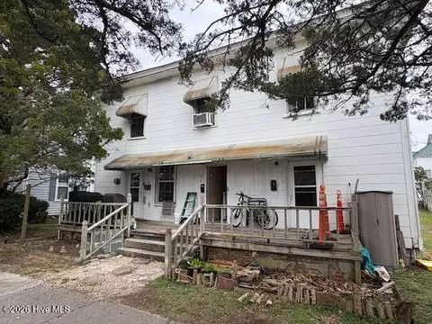 106 N 9th St, Morehead City, NC 28557