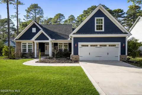 108 Teague Dr, West End, NC 27376