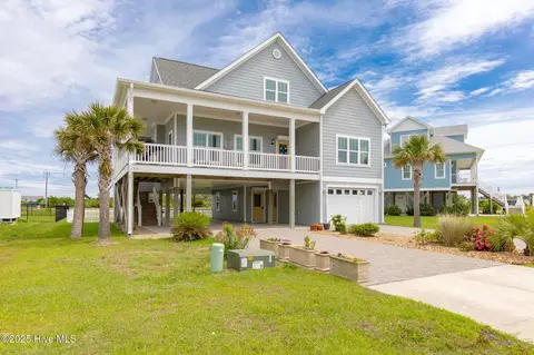 139 Sound Point Dr, Harkers Island, NC 28531