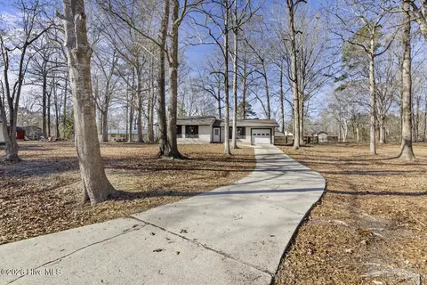 205 Autumn Cir, Jacksonville, NC 28540
