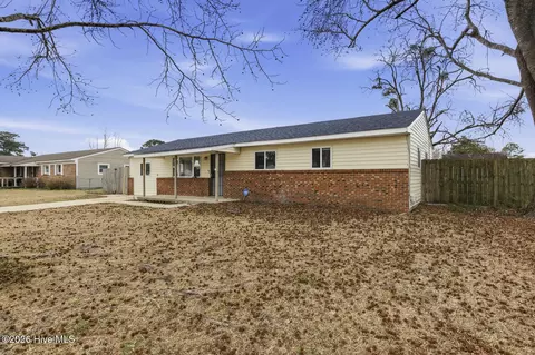 409 Dale Dr, Jacksonville, NC 28540