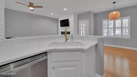Kitchen - 104 Fairview Ln, Chocowinity, NC 27817 photo 3 of 5