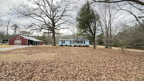 1068 Harrells Loop Rd, Jacksonville, NC 28540