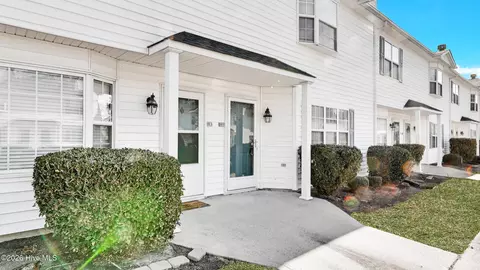 3923 Sterling Pointe Dr #MM4, Winterville, NC 28590