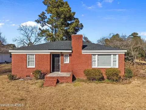 2813 Jackson Dr, Greenville, NC 27858