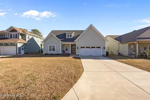 Exterior - 142 Grantham Pl, New Bern, NC 28560 photo 2 of 9