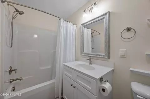 Bath - 142 Grantham Pl, New Bern, NC 28560 photo 4 of 4