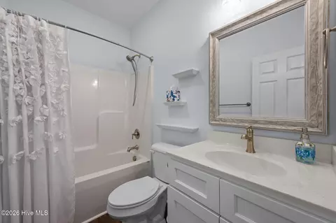Bath - 142 Grantham Pl, New Bern, NC 28560 photo 1 of 4