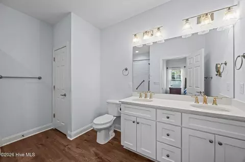 Bath - 142 Grantham Pl, New Bern, NC 28560 photo 3 of 4