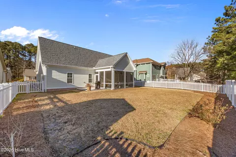 Exterior - 142 Grantham Pl, New Bern, NC 28560 photo 8 of 9