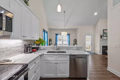 Kitchen - 142 Grantham Pl, New Bern, NC 28560 photo 2 of 2